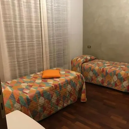 Villa Con Taverna, Palestra, Lavanderia, Giardino