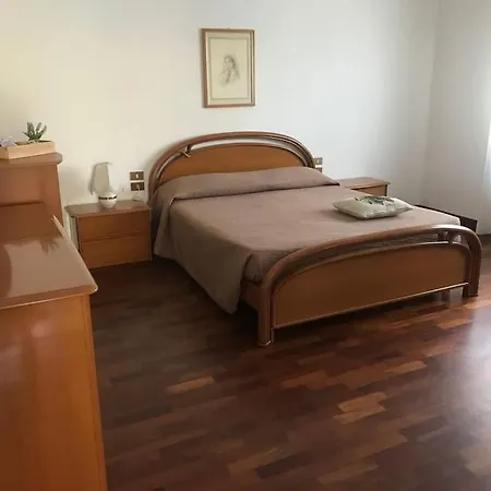 Villa Con Taverna, Palestra, Lavanderia, Giardino *